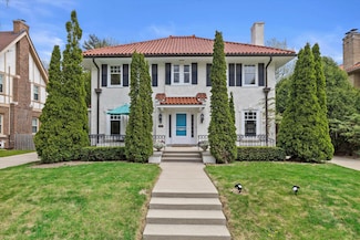 3468 N Summit Ave, Milwaukee, WI 53211