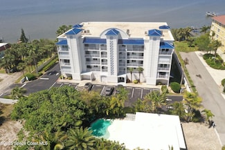 210 24th St Unit 302, Cocoa Beach, FL 32931