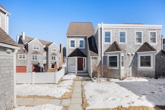 30 Commodore Ct Unit 30, Hull, MA 02045