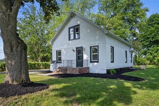 438 Van Buren St, Newark, NY 14513