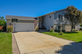 7422 Tanager St, Hobart, IN 46342