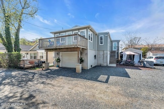 19 Gravelly Point Rd, Highlands, NJ 07732