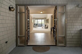 60 Mansion Ct Unit 827, Menlo Park, CA 94025