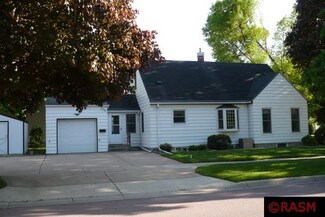 421 3rd Ave NW, Sleepy Eye, MN 56085