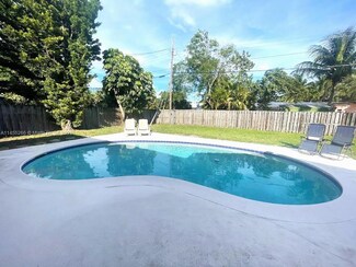 311 S Highland Dr, Hollywood, FL 33021
