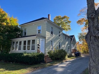 15 Park St, Orono, ME 04473
