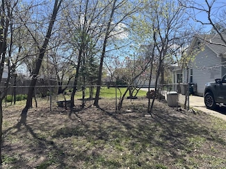 1236 E Meyers Ave, Hazel Park, MI 48030