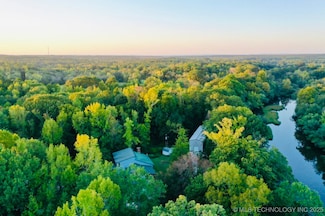 1761 Jc Loop, Valliant, OK 74764