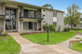 8433 Kennedy Cir Unit 7, Warren, MI 48093