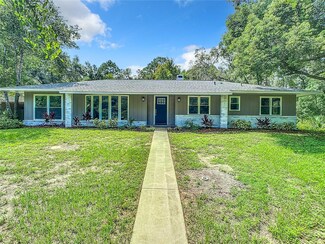 402 Taylor Rd E, Deland, FL 32724
