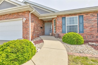 190 Bay Meadow Cir, Moro, IL 62067