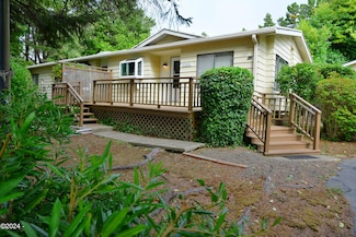 6322 Rhododendron Ave, Lincoln Beach, OR 97388