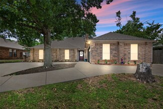 3702 Woodside Dr, Arlington, TX 76016