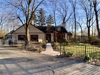 56 Briar Hill Rd, Dayton, OH 45419