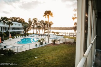 204 Riviera Dr Unit A, Welaka, FL 32112