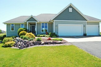 W14045 Selwood Dr, Prairie Du Sac, WI 53578