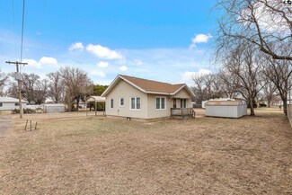 96 E Sedgwick Place, Haven, KS 67543