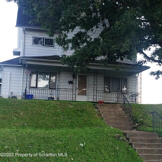 30 Charles St, Throop, PA 18512