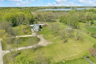 29460 Roberts Rd, McHenry, IL 60051