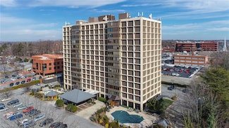 1101 N Elm St Unit 907, Greensboro, NC 27401