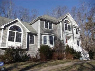 21 Bradley Ave, Haverhill, MA 01832