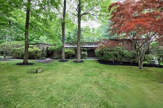 31 Greenlawn Rd, Katonah, NY 10536