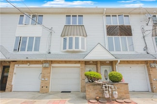 23 Peggy Ln, Staten Island, NY 10306