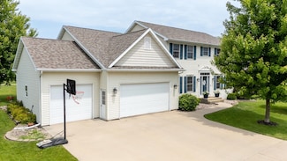 1309 Fall View Ln, Neenah, WI 54956