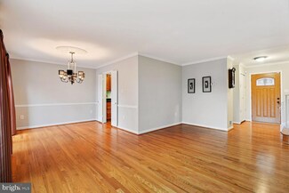 9404 Shouse Dr, Vienna, VA 22182