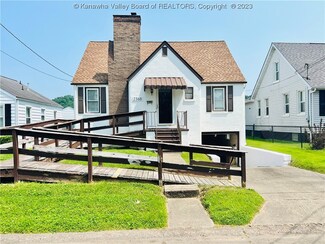 2368 Harrison Ave, Saint Albans, WV 25177