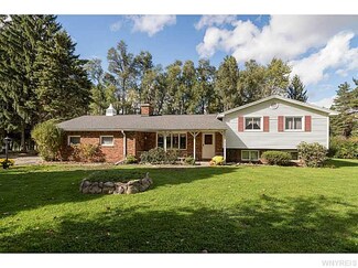 5872 Kamner Dr, Clarence Center, NY 14032