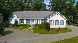 265 Grand View Rd, Washington, VA 22747