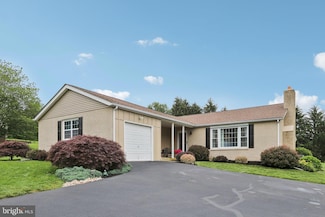611 Hillcrest Dr, Perkasie, PA 18944