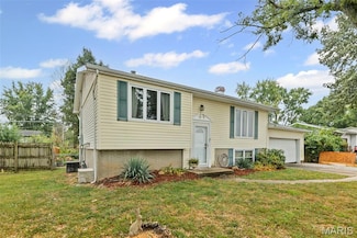 223 Bachman Ln, Godfrey, IL 62035