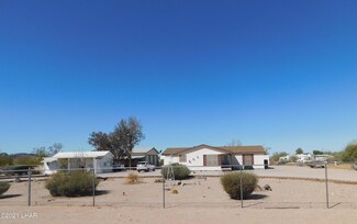 25390 Horseshoe Ln, Bouse, AZ 85325