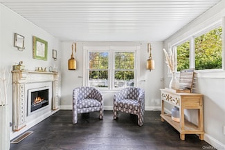 212 Lumber Ln, Bridgehampton, NY 11932