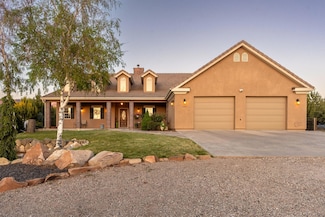 696 N High Ground Dr, Dammeron Valley, UT 84783