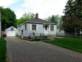 307 N Deerfield Ave, Lansing, MI 48917