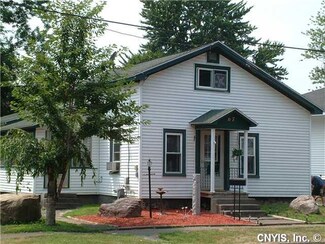 67 Jefferson St, Phoenix, NY 13135