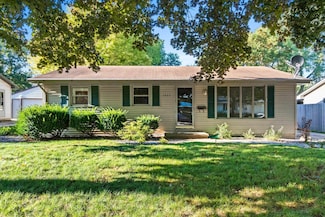 1527 N Mennen Ct, Green Bay, WI 54304