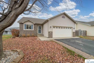 2224 Fairbanks Dr, North Mankato, MN 56003