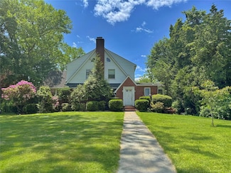 11 Oxford Rd, White Plains, NY 10605