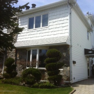 9 Bowden St, Staten Island, NY 10306