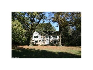 915 Eaton Ave, Akron, OH 44303