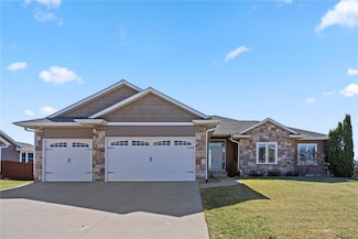 6408 Hoover Trail Rd SW, Cedar Rapids, IA 52404