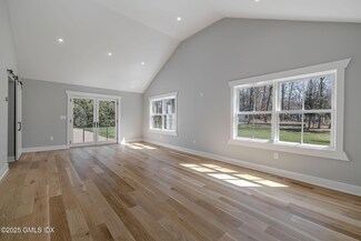 3 Appletree Ln, Norwalk, CT 06850