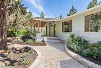 61866 Dobbin Rd, Bend, OR 97702