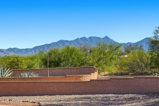 761 W Rio Moctezuma, Green Valley, AZ 85614