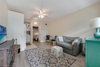 2539 S Bayshore Dr Unit 428E, Miami, FL 33133