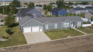 2005 2nd Ave NE, Beulah, ND 58523